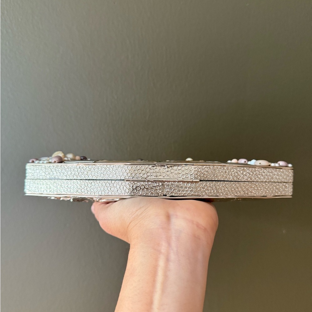 Elegant Beaded Clutch - Picture 2 of 6